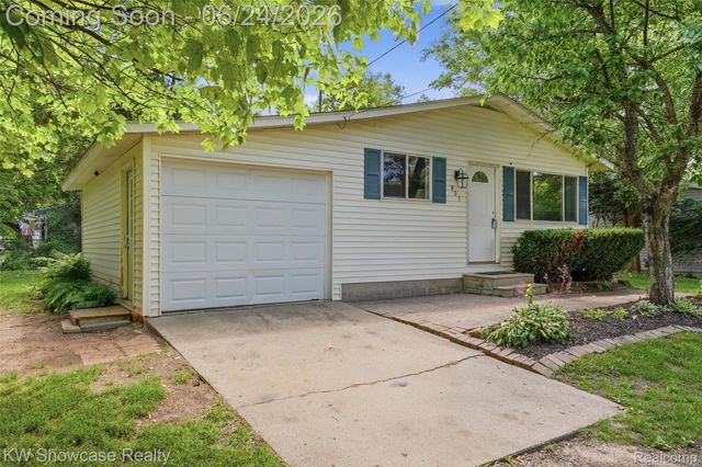 801 Farnsworth Road, White Lake Charter Township, MI 48386