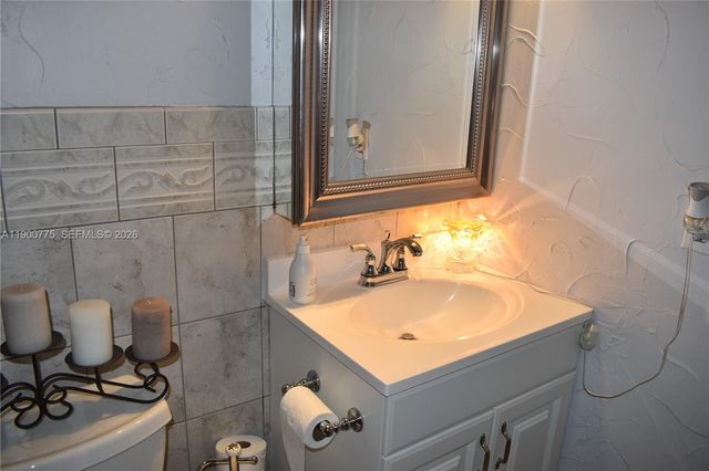 16570 NE 26th Avenue 3C, North Miami Beach, FL 33160