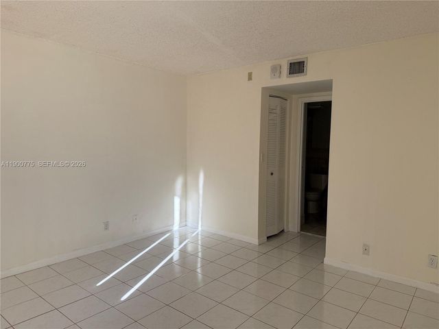 16570 NE 26th Avenue 3C, North Miami Beach, FL 33160