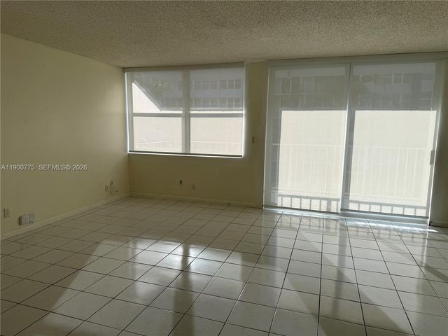 16570 NE 26th Avenue 3C, North Miami Beach, FL 33160