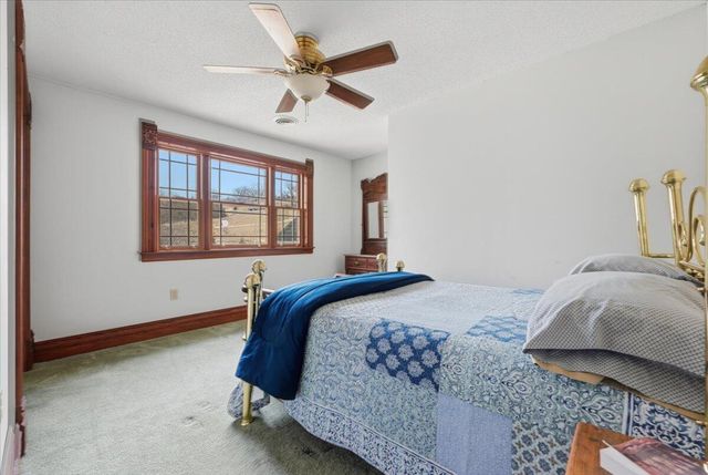 2048 HORSE CREEK Road, Sidney, IA 51652