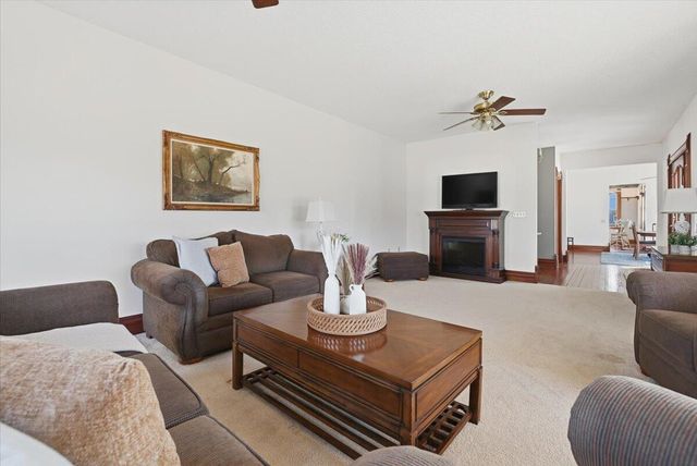 2048 HORSE CREEK Road, Sidney, IA 51652