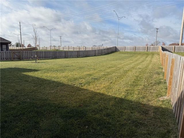800 Bentley Drive, Belton, MO 64012