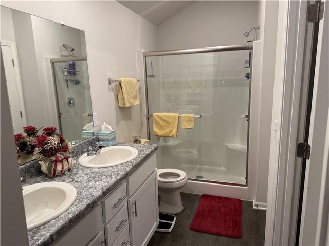 800 Bentley Drive, Belton, MO 64012