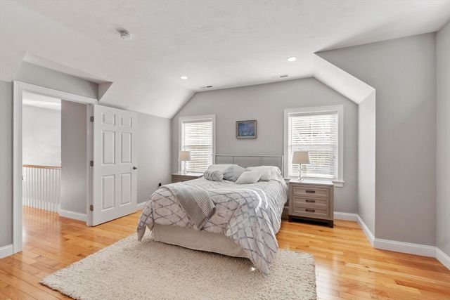 2 Boardwalk Dr 2, Andover, MA 01810