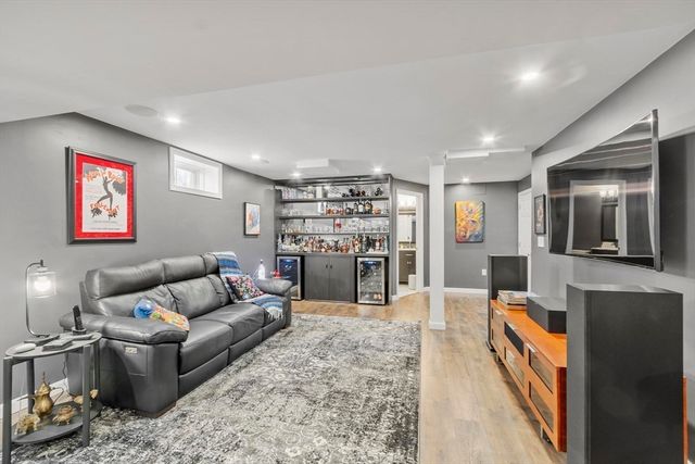 2 Boardwalk Dr 2, Andover, MA 01810