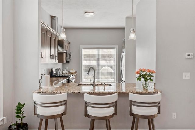 2 Boardwalk Dr 2, Andover, MA 01810