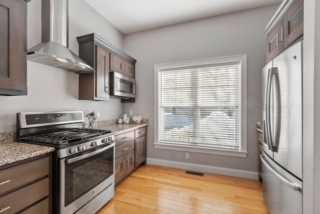 2 Boardwalk Dr 2, Andover, MA 01810