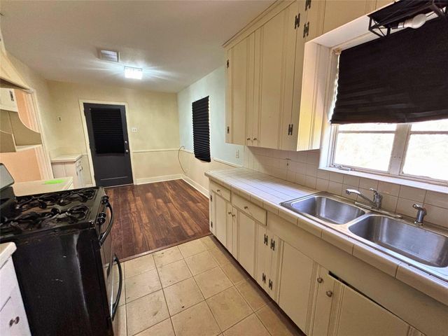 7022 Merriwood Lane, Houston, TX 77076