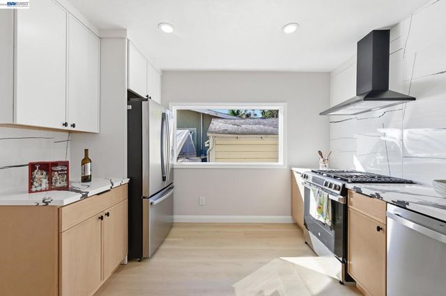 3277 Sterling Ave, Alameda, CA 94501