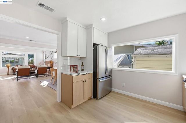 3277 Sterling Ave, Alameda, CA 94501