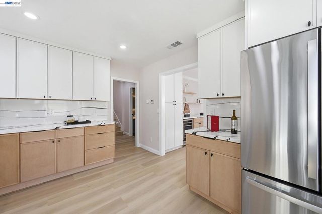 3277 Sterling Ave, Alameda, CA 94501