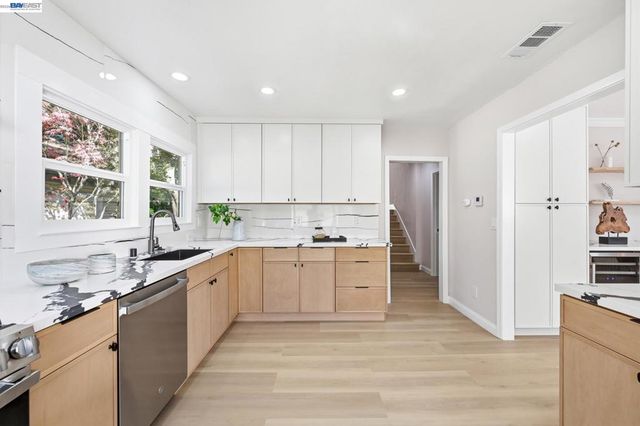 3277 Sterling Ave, Alameda, CA 94501