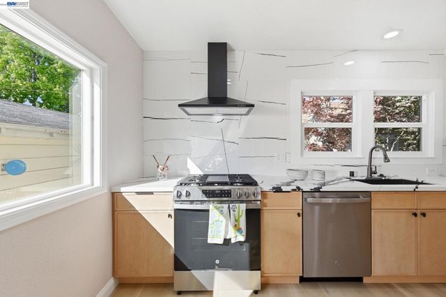 3277 Sterling Ave, Alameda, CA 94501