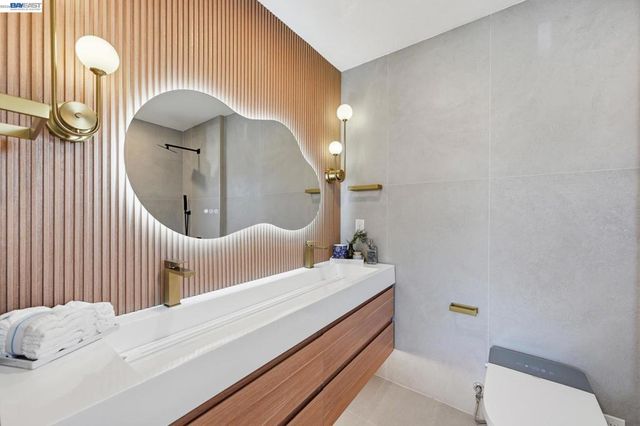 3277 Sterling Ave, Alameda, CA 94501