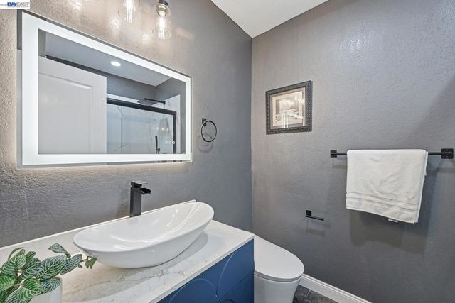 3277 Sterling Ave, Alameda, CA 94501