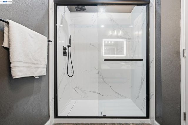 3277 Sterling Ave, Alameda, CA 94501