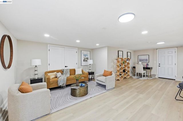 3277 Sterling Ave, Alameda, CA 94501