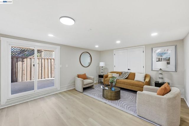 3277 Sterling Ave, Alameda, CA 94501