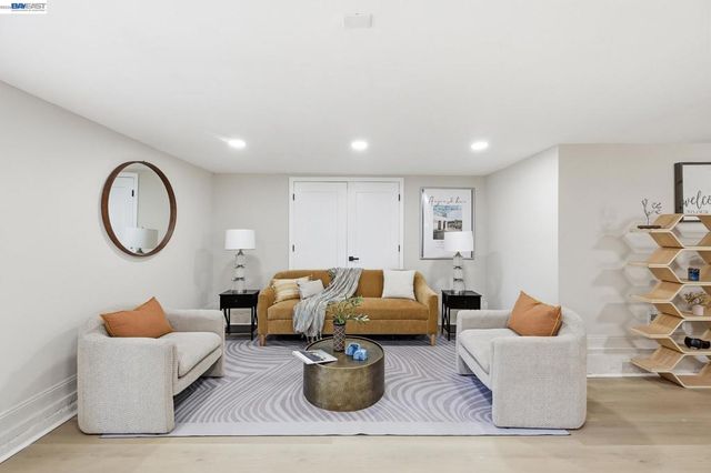 3277 Sterling Ave, Alameda, CA 94501