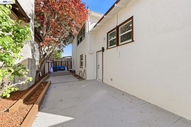 3277 Sterling Ave, Alameda, CA 94501