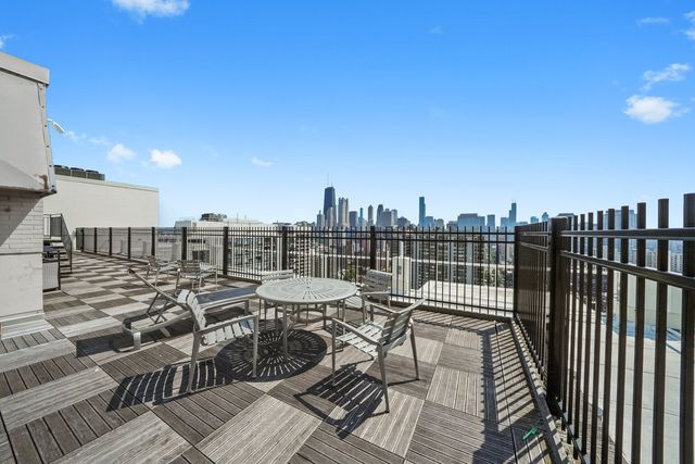 1455 N Sandburg Terrace 801, Chicago, IL 60610