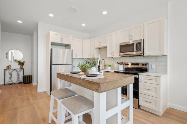 440 Broadway 504, Chelsea, MA 02150