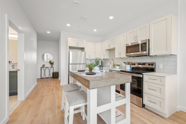 440 Broadway 504, Chelsea, MA 02150