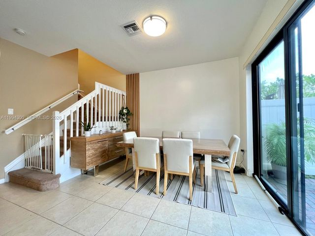 649 NE 191st St, Miami, FL 33179