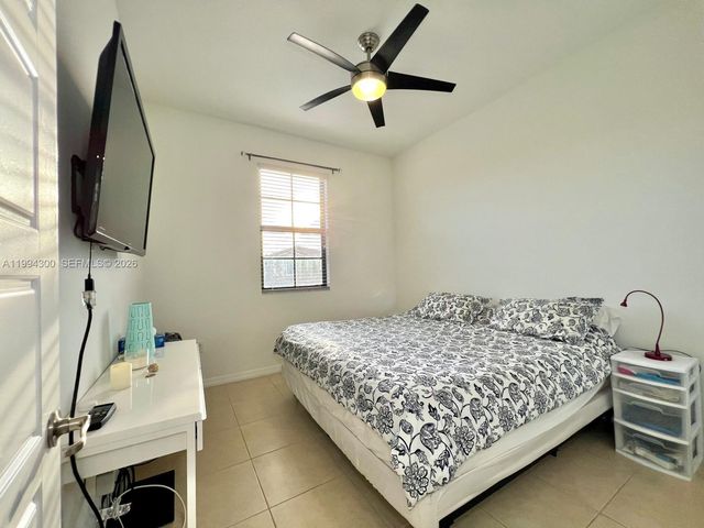 649 NE 191st St, Miami, FL 33179