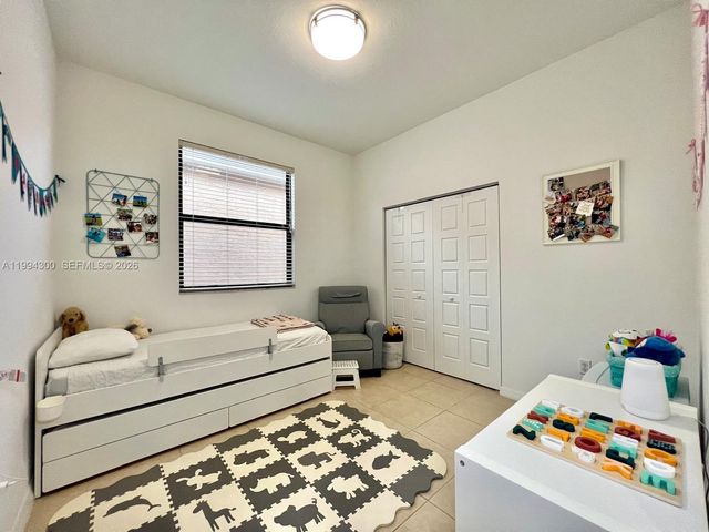 649 NE 191st St, Miami, FL 33179