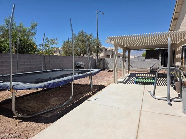 3609 North Arkwright Falls Avenue, North Las Vegas, NV 89032