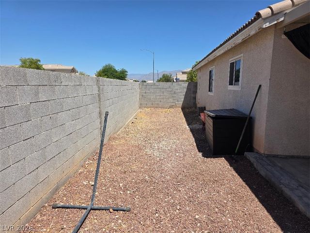 3609 North Arkwright Falls Avenue, North Las Vegas, NV 89032