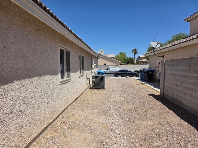 3609 North Arkwright Falls Avenue, North Las Vegas, NV 89032