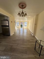 607 E CARVER STREET, Philadelphia, PA 19120