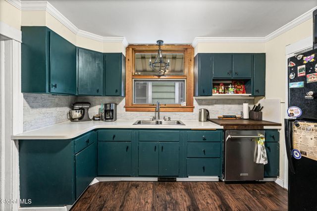 215 6th Avenue, Watervliet, NY 12189