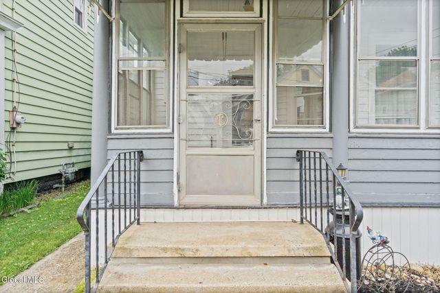 215 6th Avenue, Watervliet, NY 12189