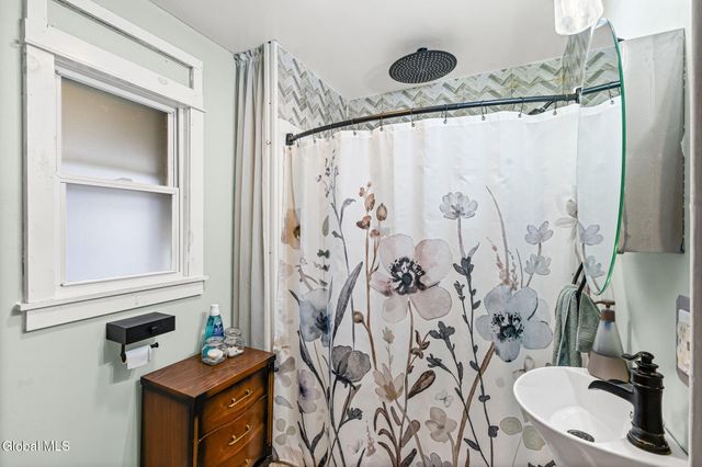215 6th Avenue, Watervliet, NY 12189