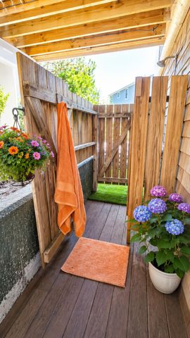 10 Snows Lane Unit 1B, Provincetown, MA 02657