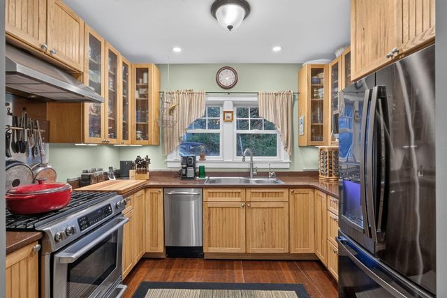 10 Snows Lane Unit 1B, Provincetown, MA 02657