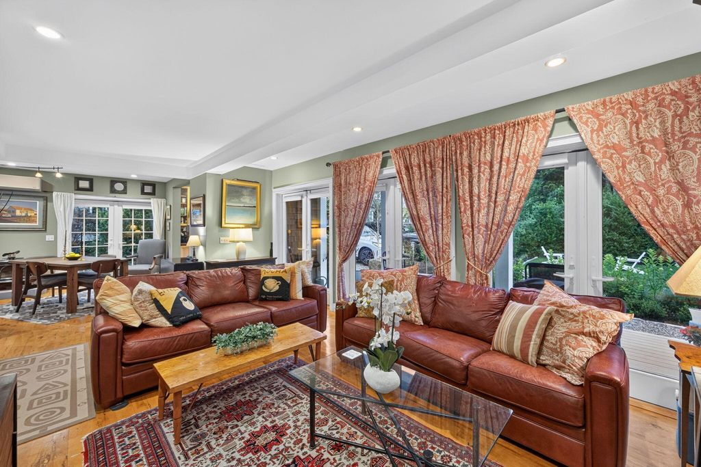 10 Snows Lane Unit 1B, Provincetown, MA 02657