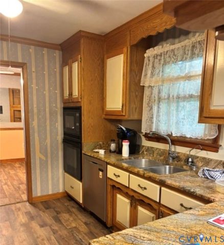 13900 Teakwood Ct, Disputanta, VA 23842