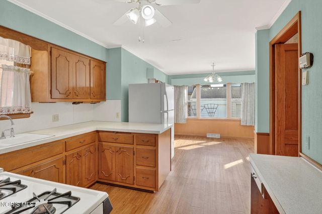 3938 Berkeley Drive, Toledo, OH 43612