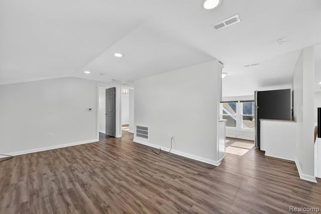 453 Manatee Avenue, Hazel Park, MI 48030