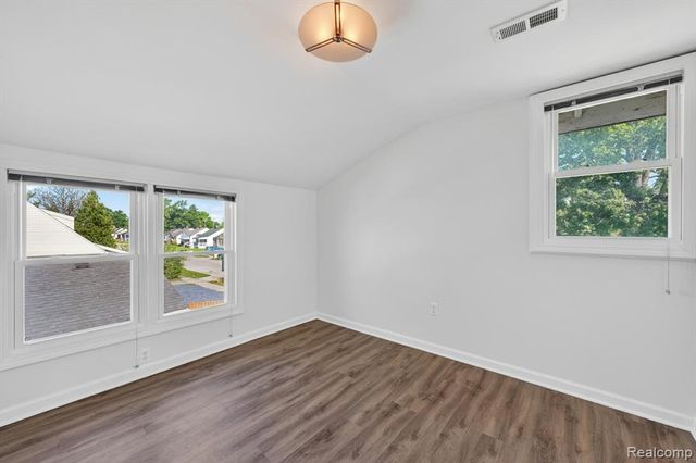 453 Manatee Avenue, Hazel Park, MI 48030