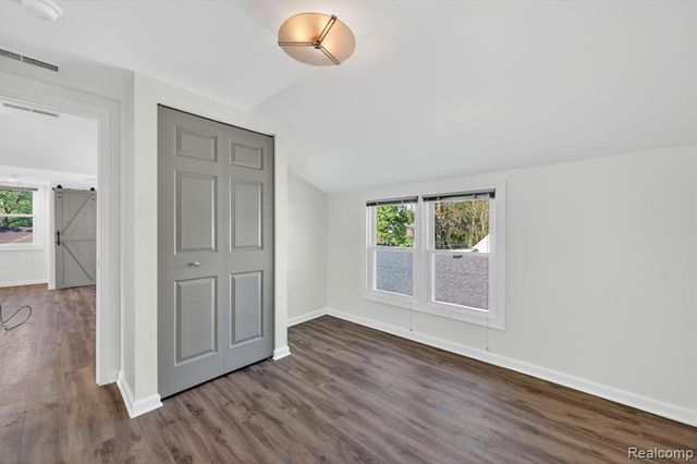 453 Manatee Avenue, Hazel Park, MI 48030