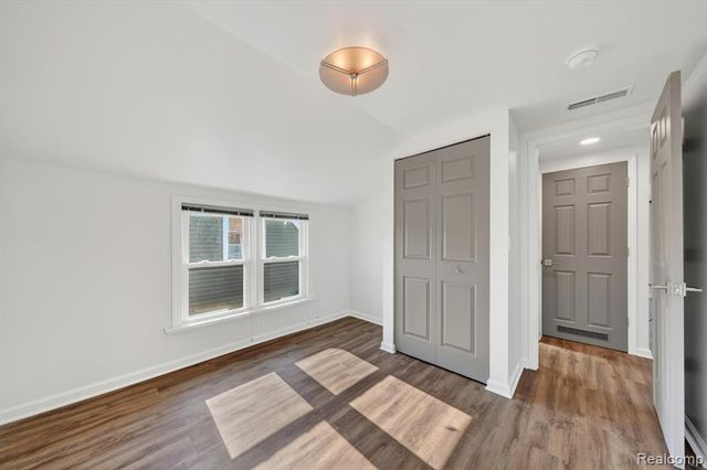 453 Manatee Avenue, Hazel Park, MI 48030