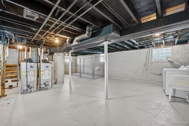 453 Manatee Avenue, Hazel Park, MI 48030