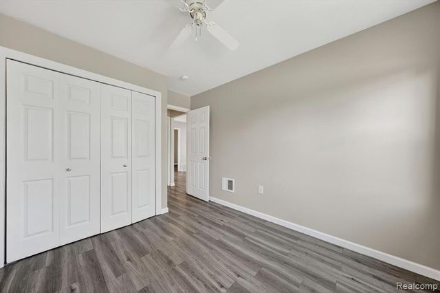453 Manatee Avenue, Hazel Park, MI 48030