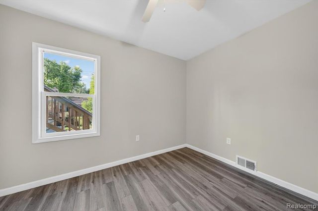 453 Manatee Avenue, Hazel Park, MI 48030